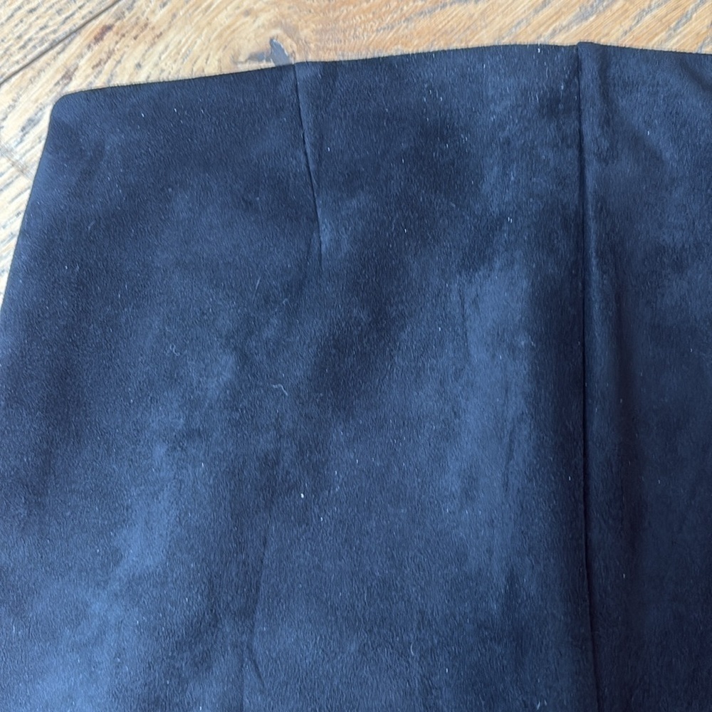 Zeza B Faux Suede Leggings. Size L - Picture 8 of 8